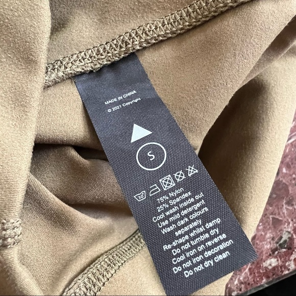 BALANCE ATHLETICA Cloud High Rise Leggings in Willow Green - Picture 9 of 9